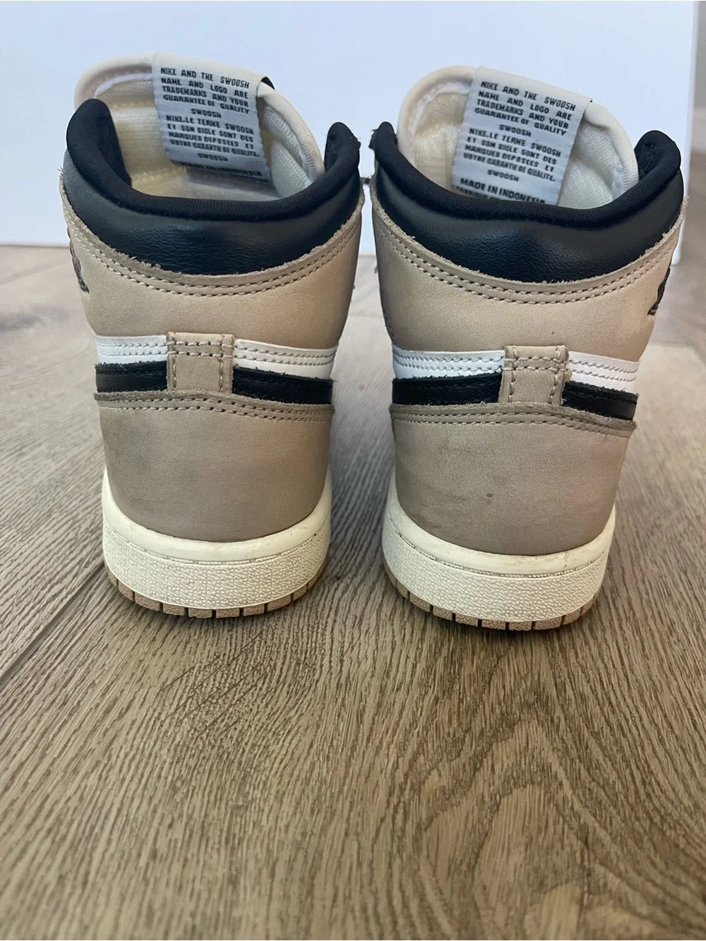 Nike Air Jordan 1 Mid - Black White Tan